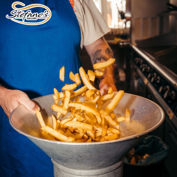 Stefanos Takeaway Edinburgh    Chips & Stuff